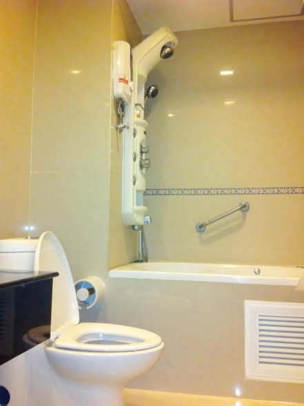 bathroom of Nusasiri Grand Condo