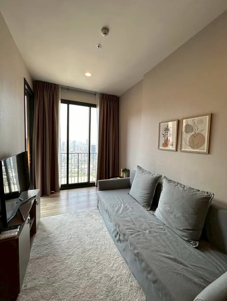 living room and bedroom of Oka Haus