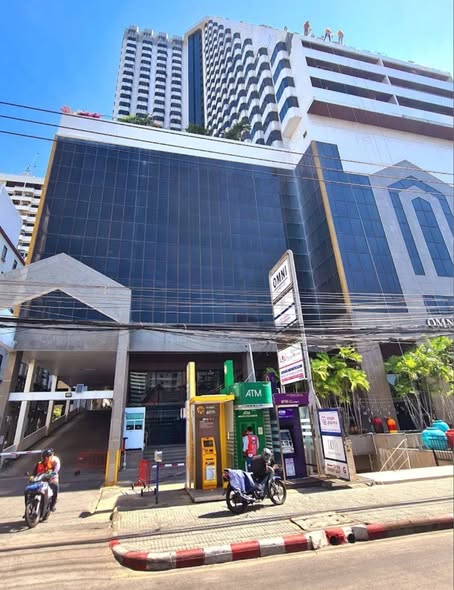 Omni Tower Sukhumvit Nana