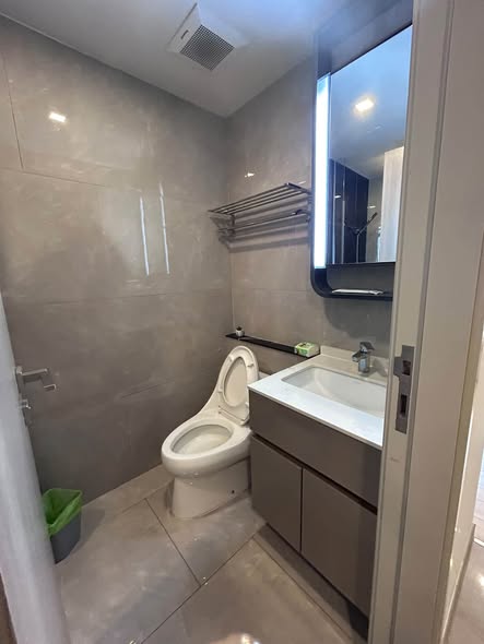 bathroom of One9Five Asoke – Rama 9