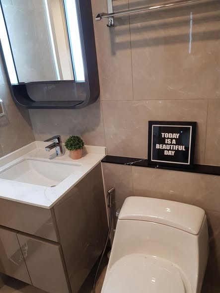 bathroom of One9Five Asoke – Rama 9