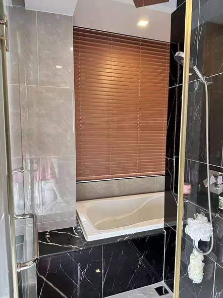 bathroom of One9Five Asoke – Rama 9