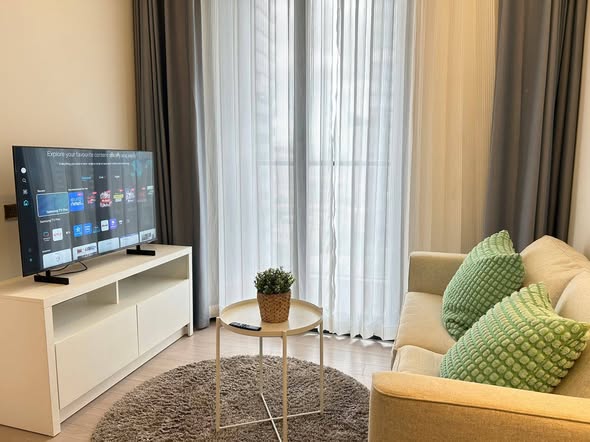 bedroom and living room of One9Five Asoke – Rama 9