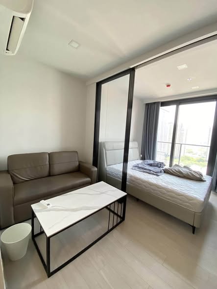 bedroom and room interior of One9Five Asoke – Rama 9