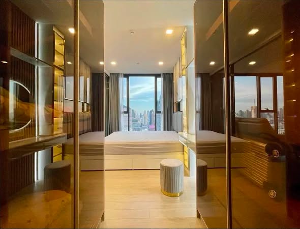 bedroom and room interior of One9Five Asoke – Rama 9