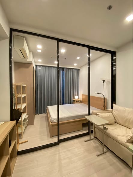 bedroom and room interior of One9Five Asoke – Rama 9