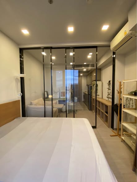 bedroom and room interior of One9Five Asoke – Rama 9