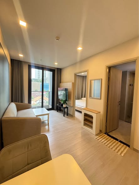 living room and bedroom of One9Five Asoke – Rama 9
