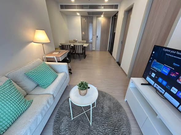 living room and bedroom of One9Five Asoke – Rama 9