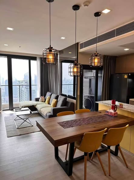 living room and room interior of One9Five Asoke – Rama 9