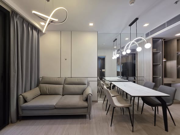 living room and room interior and bathroom of One9Five Asoke – Rama 9