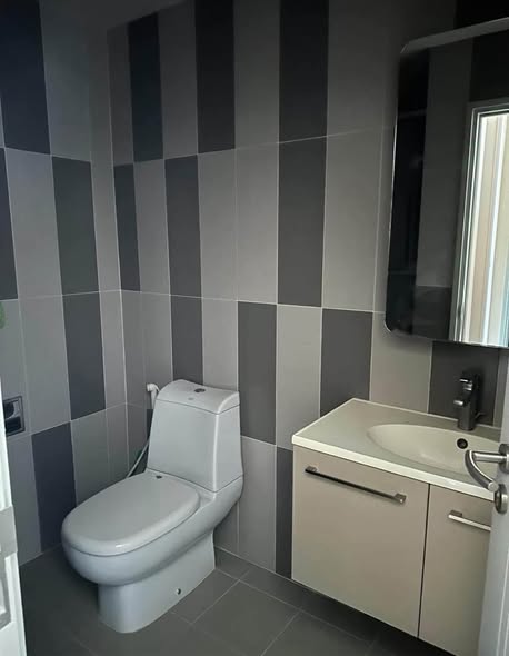 bathroom of Onyx by Sansiri
