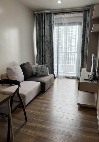 living room and bedroom of Onyx by Sansiri