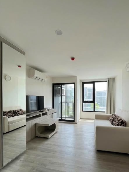 living room and room interior of Origin Play Sri Udom Station (Sales gallery) – ออริจิ้น เพลย์ ศรีอุดม สเตชั่น (สำนักงานขาย)