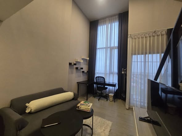 living room of Origin Plug&Play Ramkhamhaeng Triple Station
