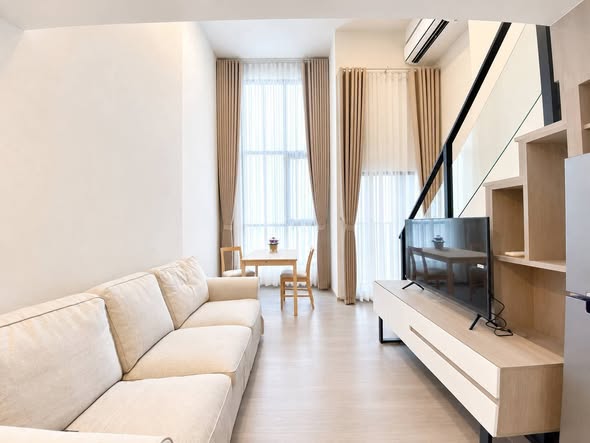 living room and room interior of Origin Plug&Play Ramkhamhaeng Triple Station