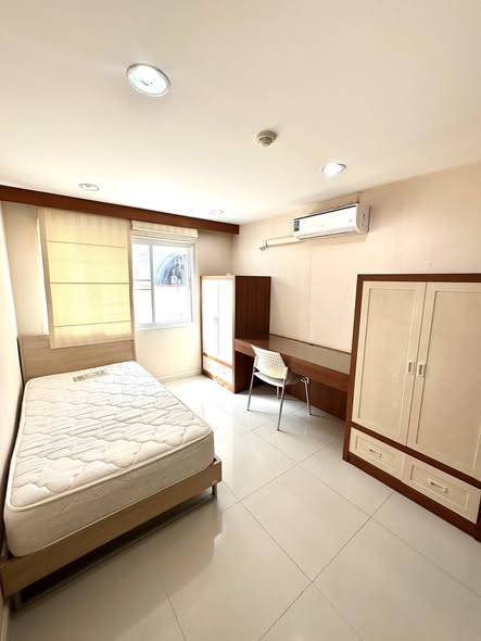 bedroom of Pabhada Silom