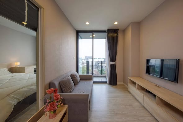 bedroom and living room of Palm Springs Nimman (Parlor)