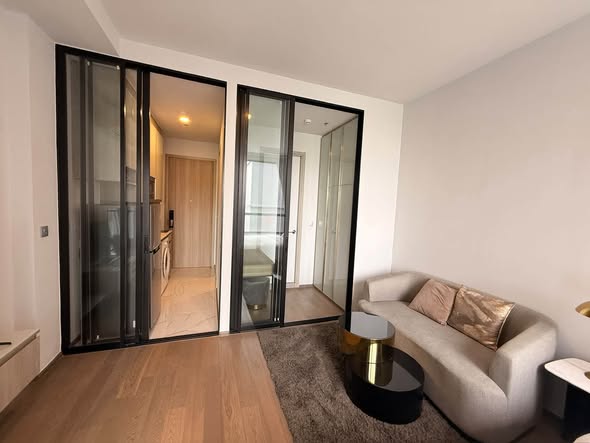 bedroom and living room and room interior of Park​ Origin​ Phaya Thai
