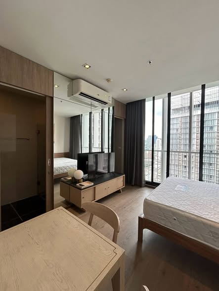 bedroom of Park Origin Phrom Phong