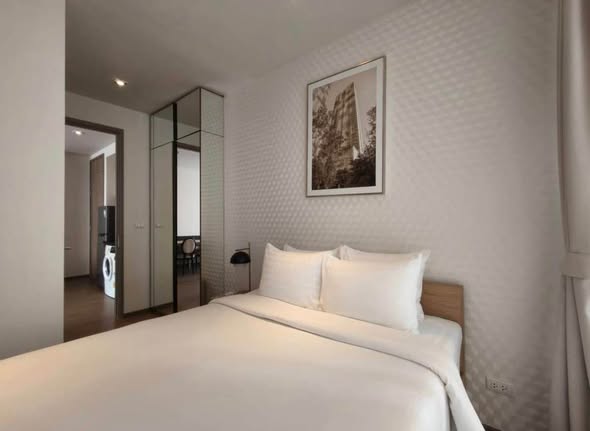 bedroom of Park Origin Phrom Phong