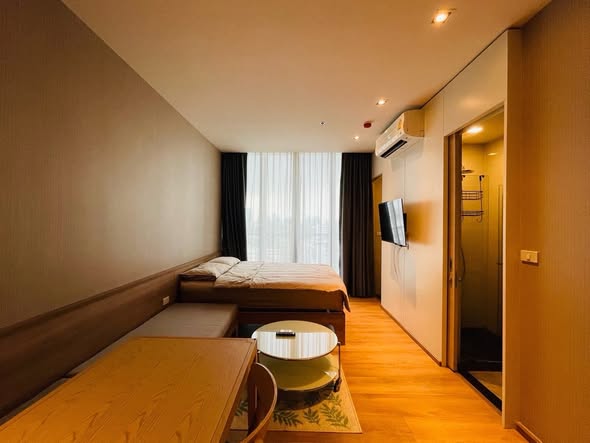 bedroom of Park Origin Phrom Phong