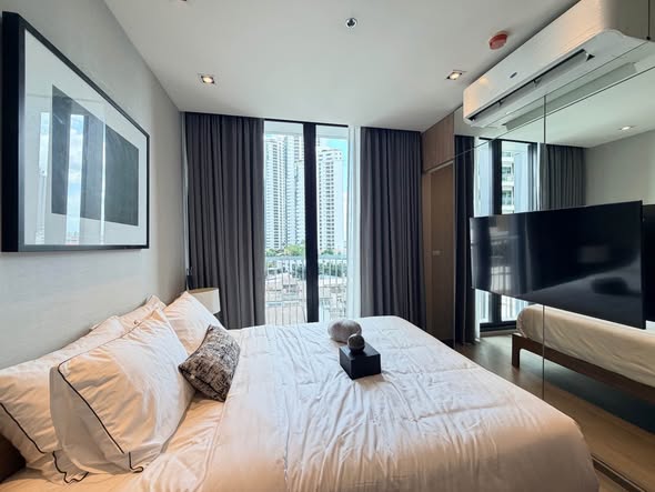 bedroom of Park Origin Phrom Phong
