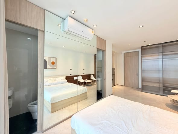 bedroom of Park Origin Phrom Phong