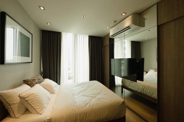 bedroom of Park Origin Phrom Phong
