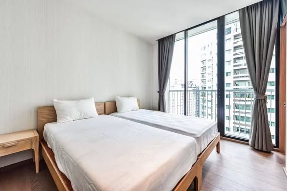 bedroom of Park Origin Phrom Phong