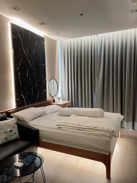bedroom of Park Origin Phrom Phong