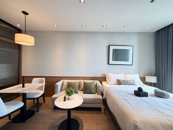 bedroom of Park Origin Phrom Phong