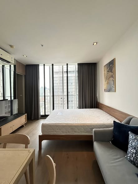 bedroom of Park Origin Phrom Phong