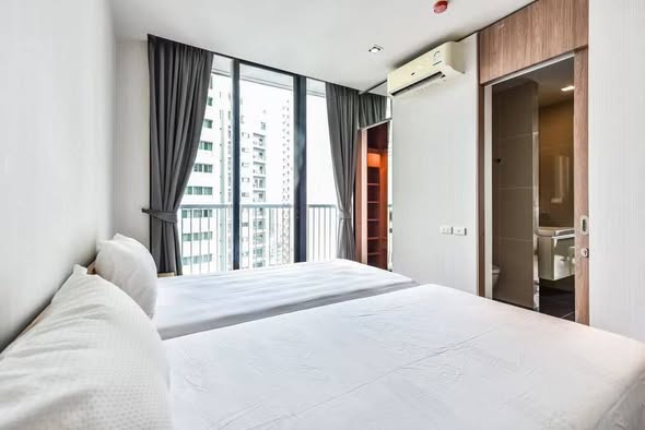 bedroom of Park Origin Phrom Phong