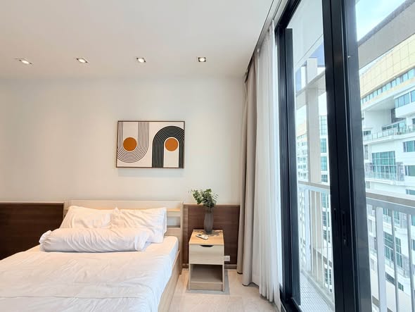 bedroom of Park Origin Phrom Phong