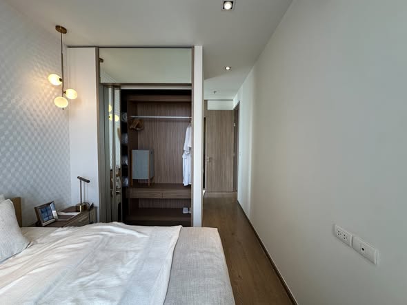bedroom of Park Origin Phrom Phong