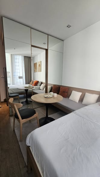 bedroom of Park Origin Phrom Phong