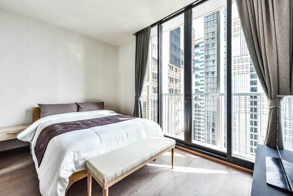 bedroom of Park Origin Phrom Phong