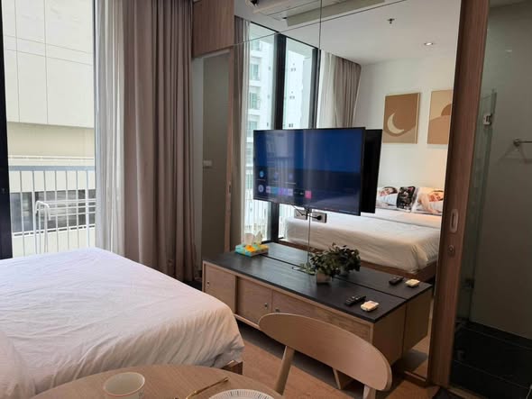 bedroom of Park Origin Phrom Phong