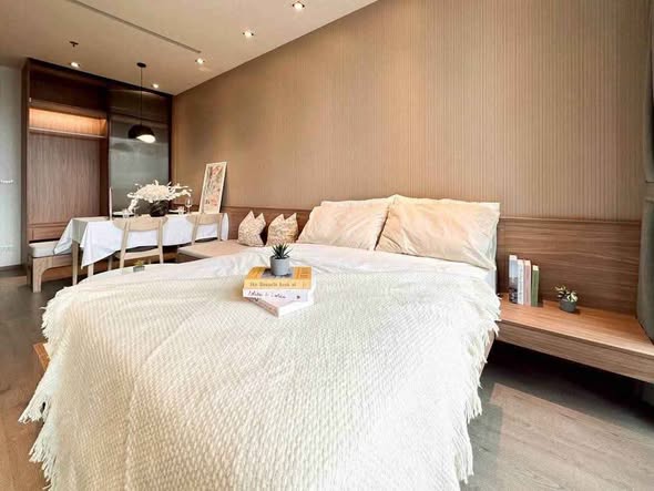 bedroom of Park Origin Phrom Phong