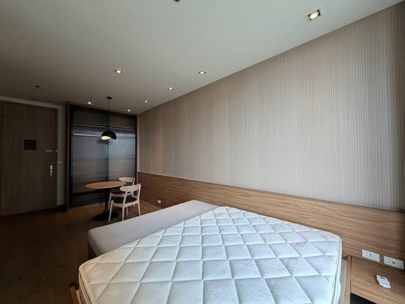 bedroom of Park Origin Phrom Phong