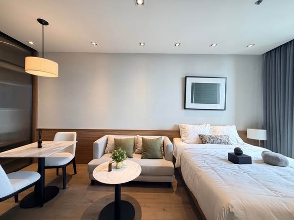 bedroom of Park Origin Phrom Phong
