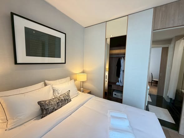 bedroom of Park Origin Phrom Phong
