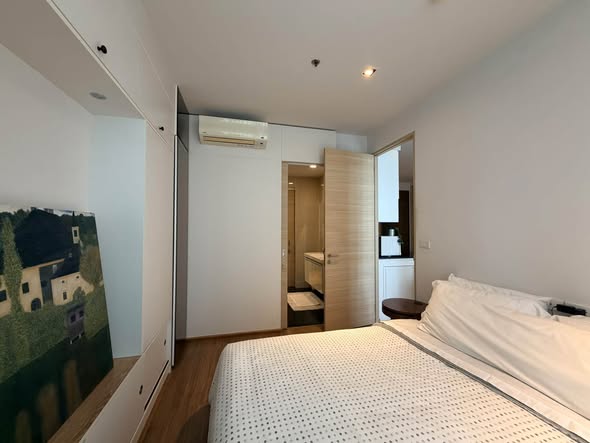 bedroom of Park Origin Phrom Phong
