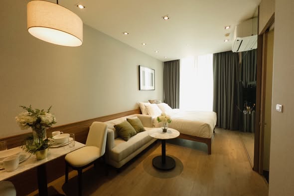 bedroom of Park Origin Phrom Phong
