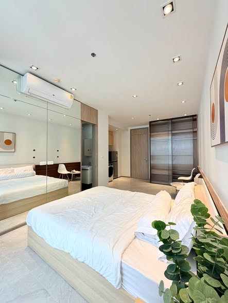 bedroom of Park Origin Phrom Phong