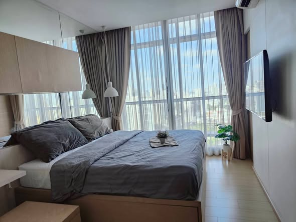bedroom of Park Origin Phrom Phong