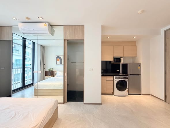 bedroom of Park Origin Phrom Phong
