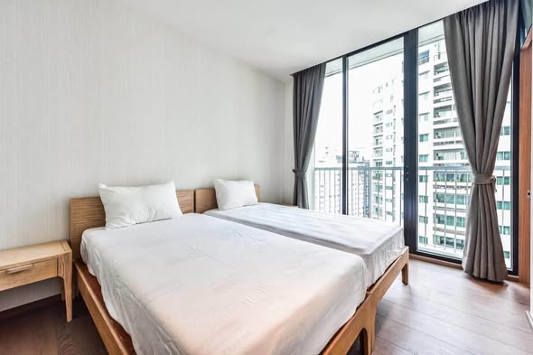 bedroom of Park Origin Phrom Phong