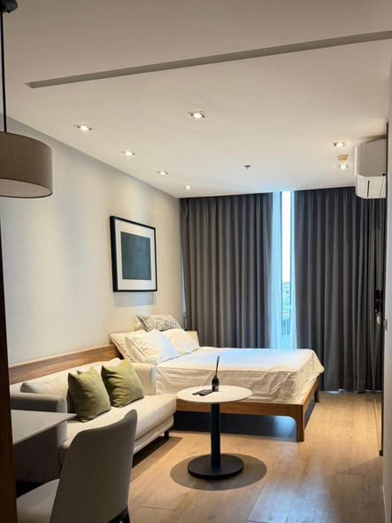 bedroom of Park Origin Phrom Phong